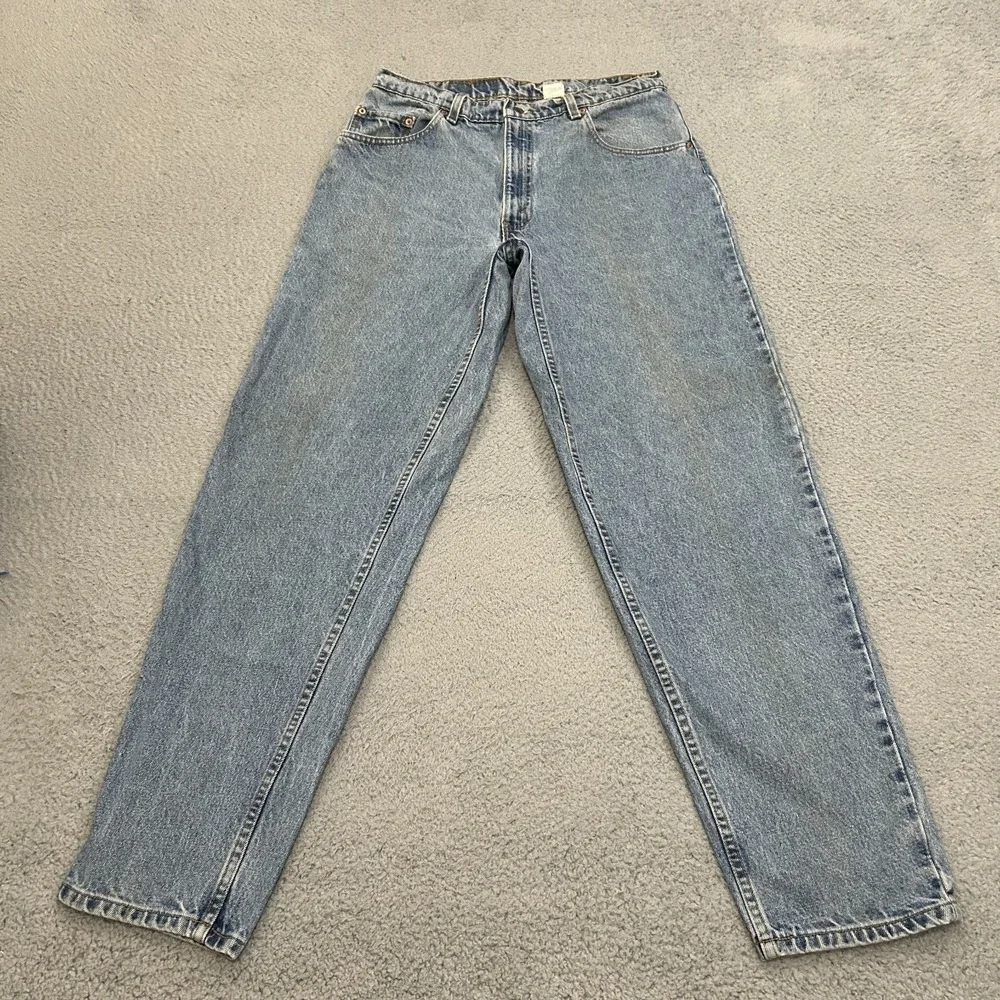 Vintage Levis Jeans Mens 36x34 Blue Denim 560 Loose Fit Tapered Leg Light Wash